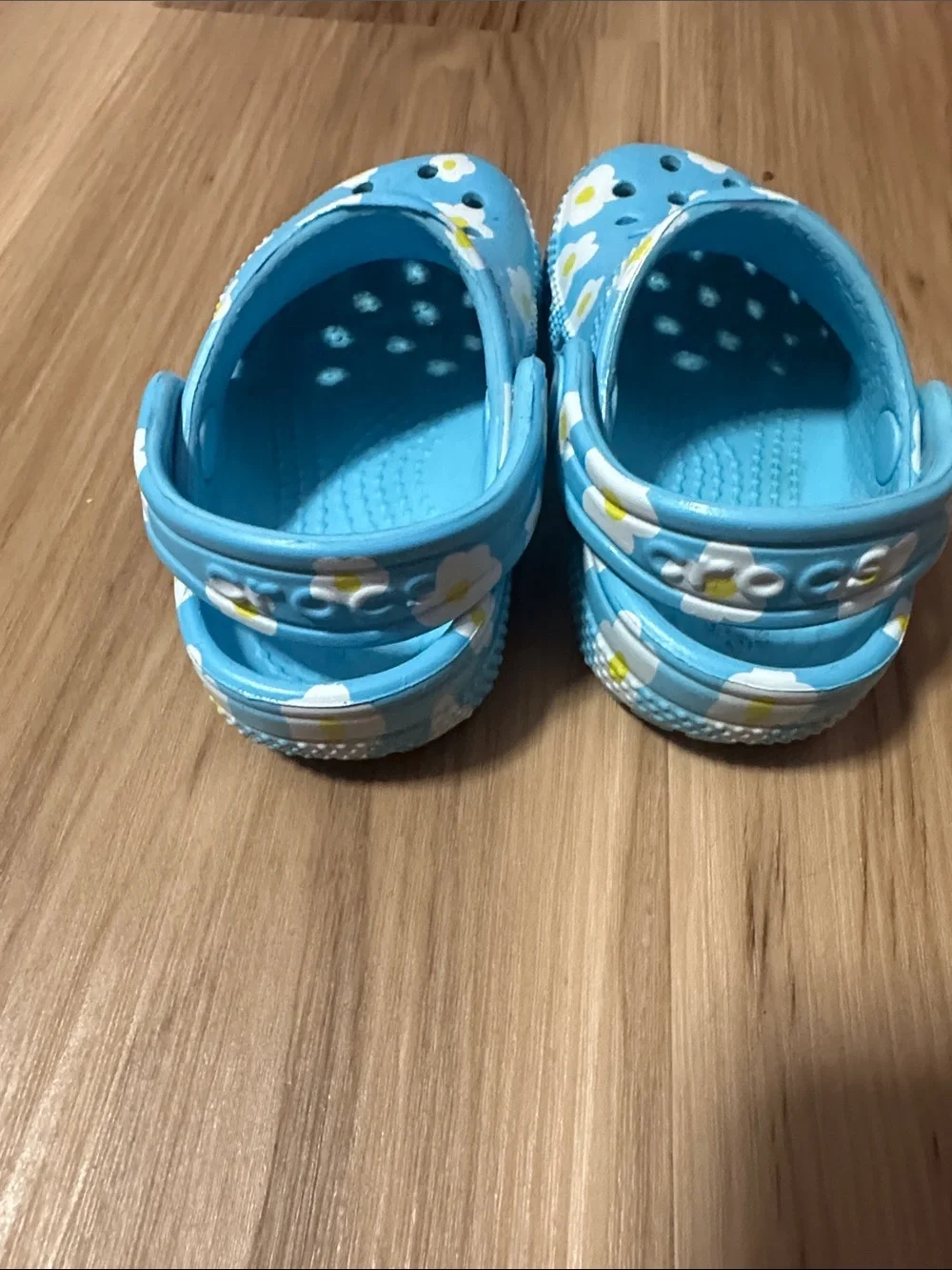 CROCS Kids Floral Clog in Bright Blue with White & Yellow Flowers